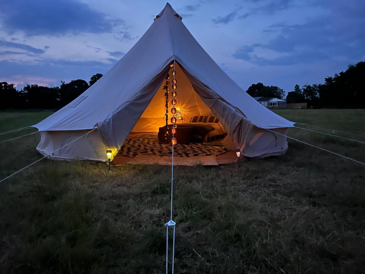 Country View Camping Bratton Екстериор снимка