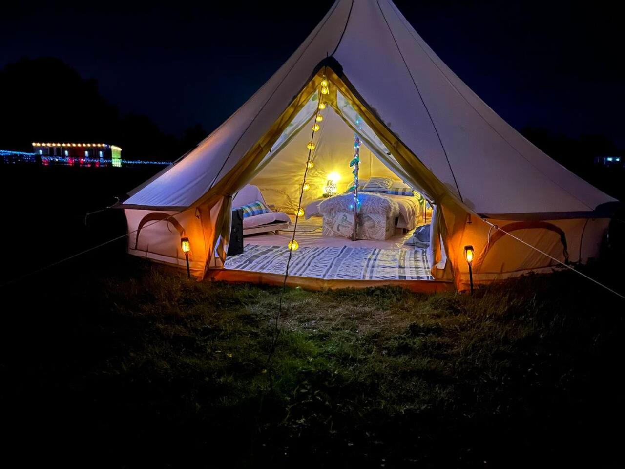 Country View Camping Bratton Екстериор снимка