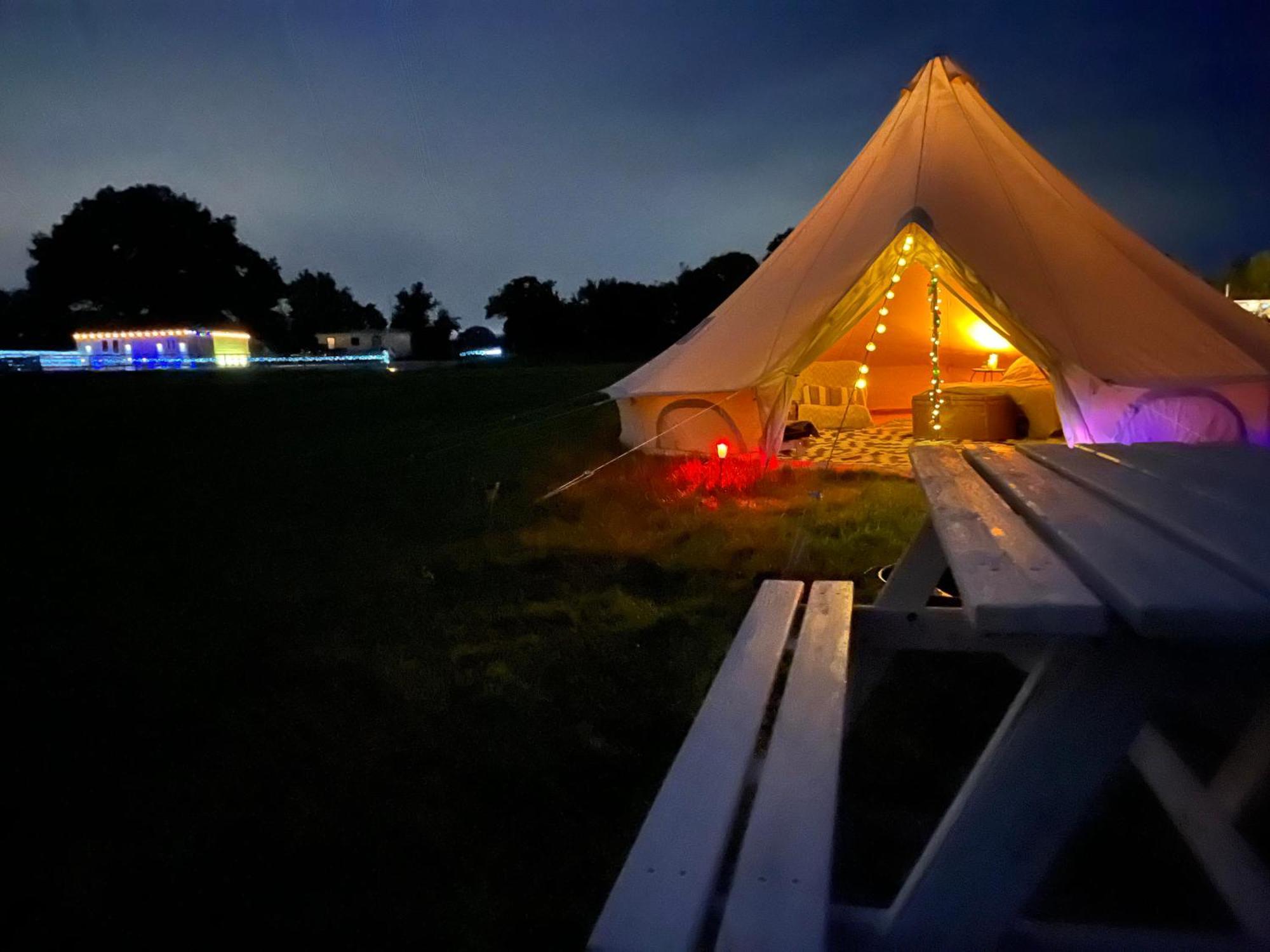 Country View Camping Bratton Екстериор снимка