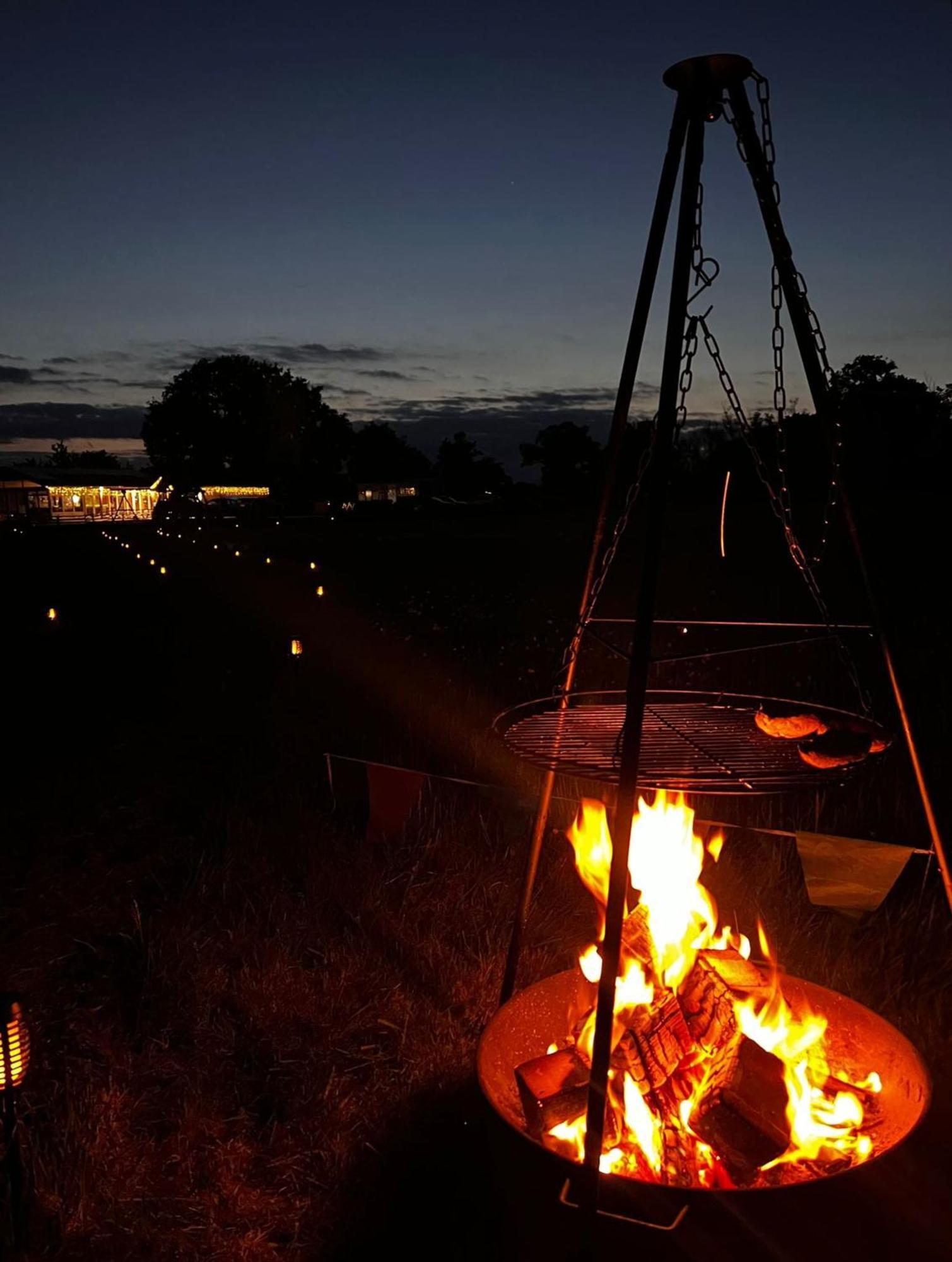 Country View Camping Bratton Екстериор снимка